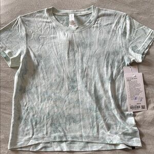 Lululemon Train to Be Short Sleeve Size 4